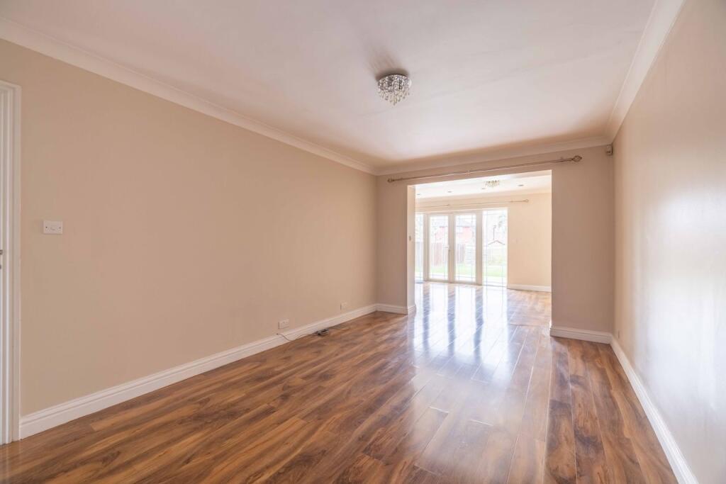 House in Slough - View 5