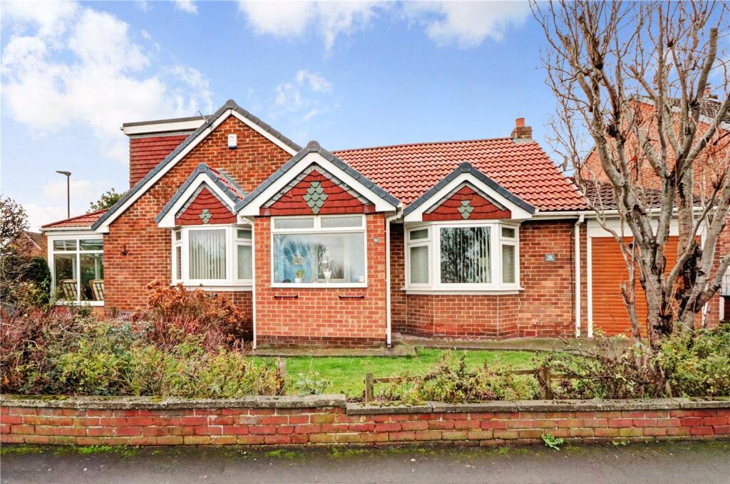 3-bed bungalow on Golf Course Road, Houghton Le Spring, Tyne and Wear, DH4, £200,000