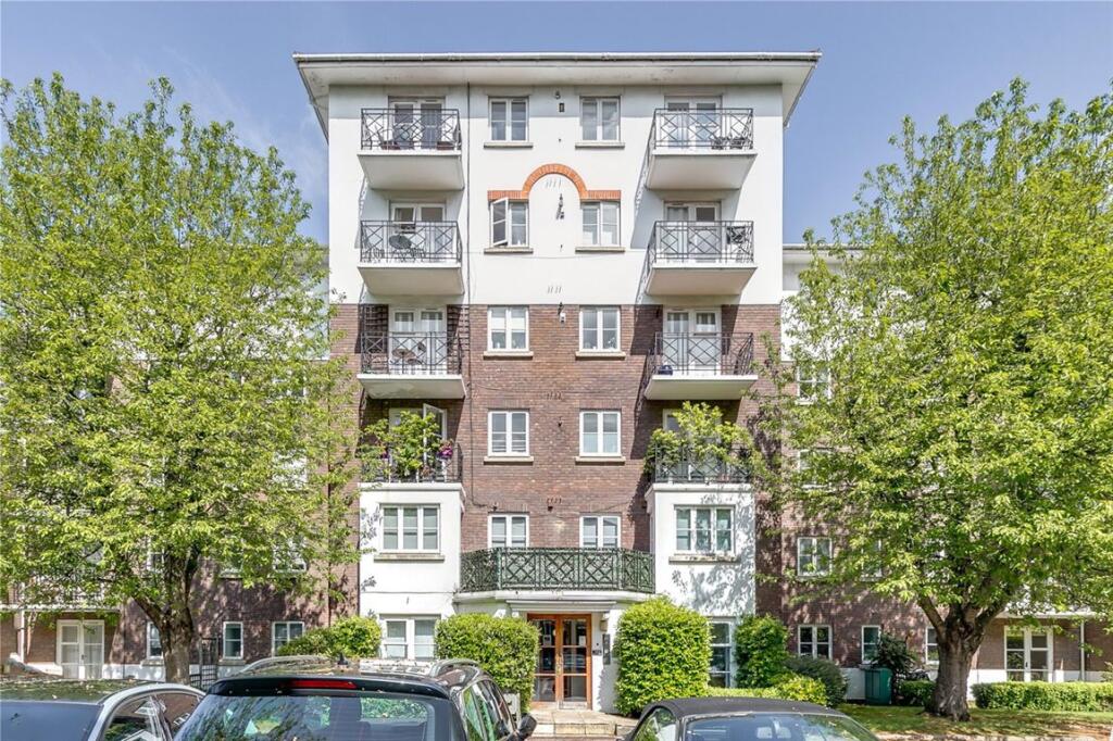 Apartment in London - More
