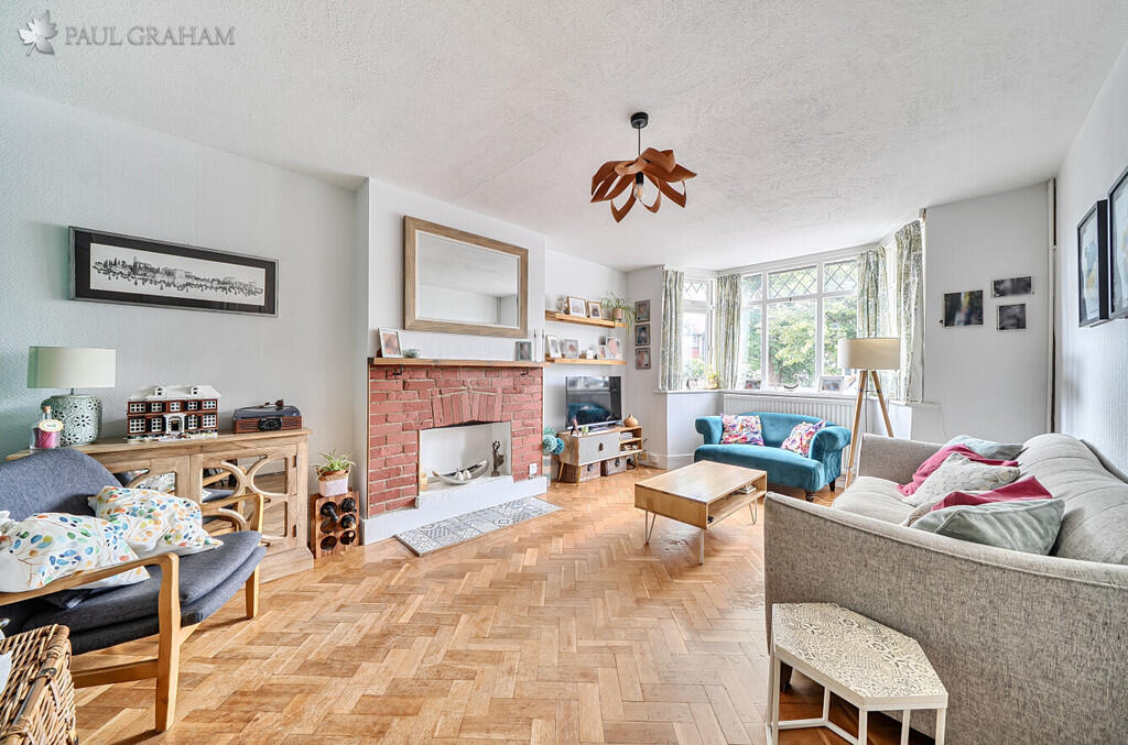 House in Carshalton, Hackbridge - View 2