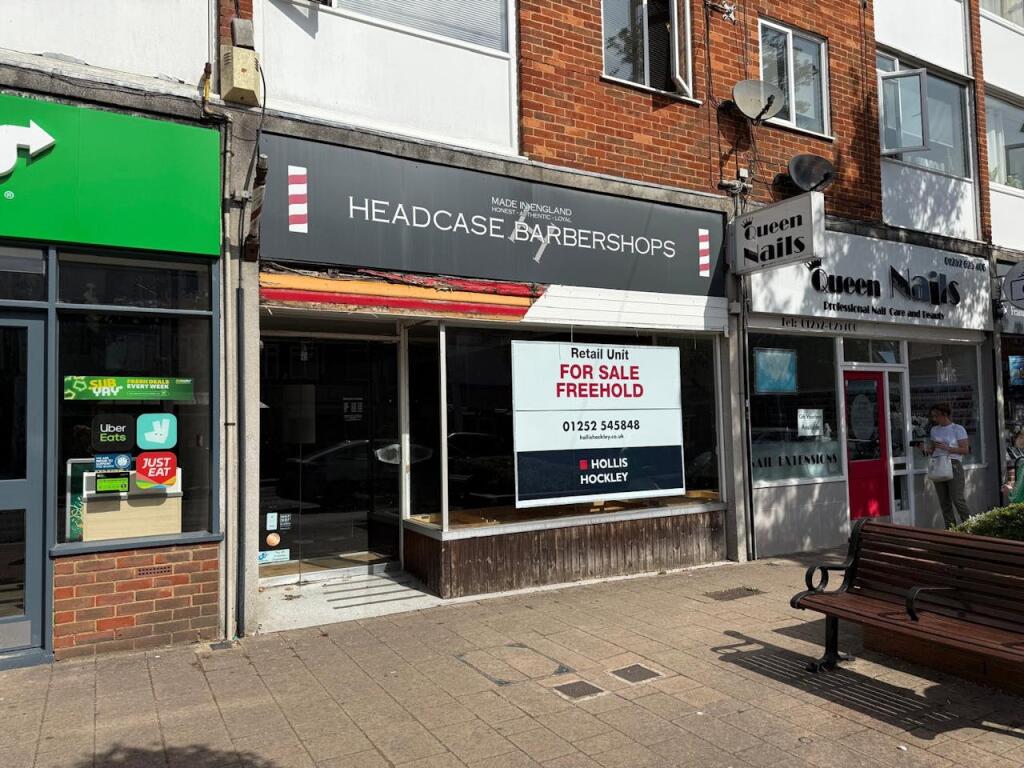 Main image of property: 216 Fleet Road, Fleet, GU51 4BY