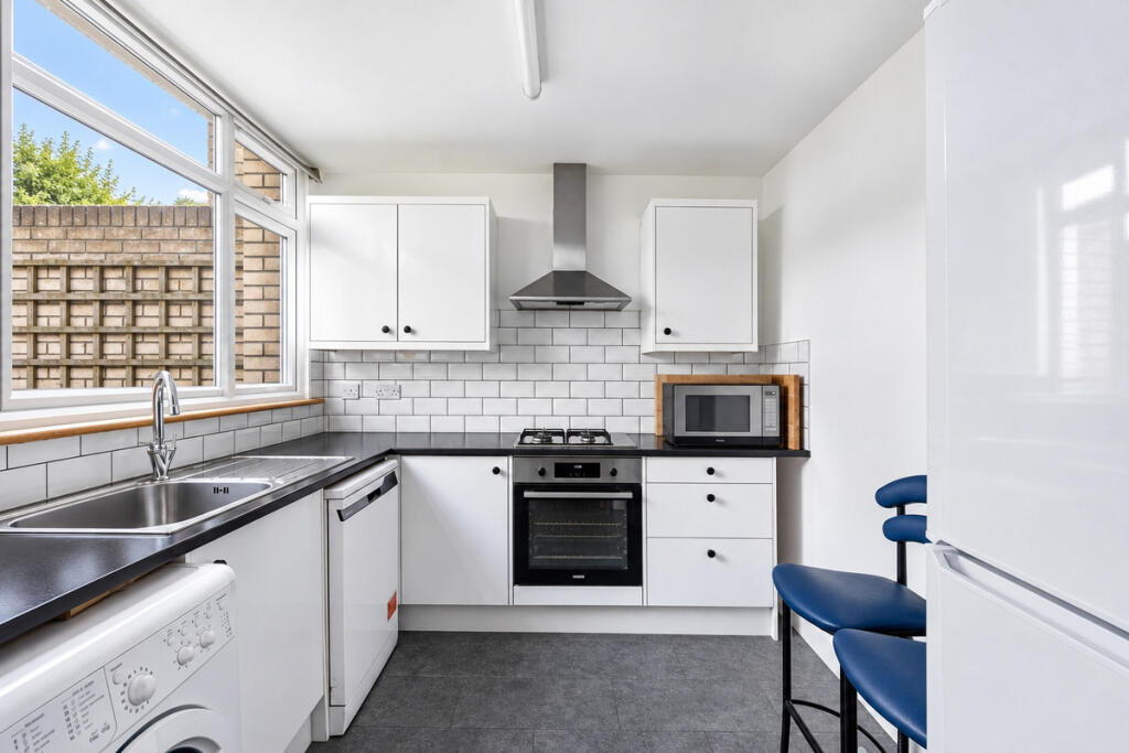 Belmont Lane, Stanmore, HA7 photo 3