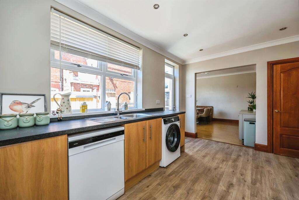 Diamond Avenue, Kirkby-In-Ashfield, Nottingham - View 4