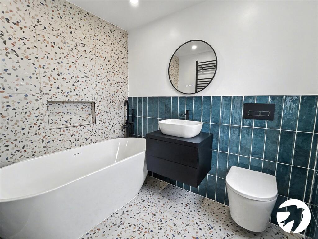 Mount Culver Avenue, Sidcup, Kent, DA14 photo 3