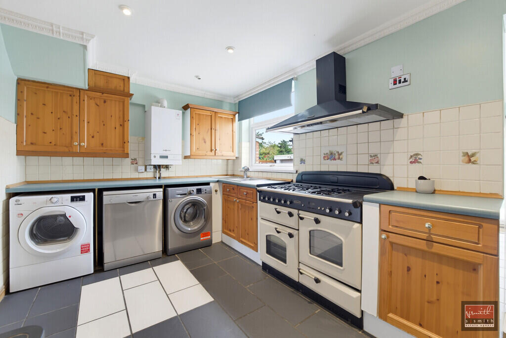 House in Twickenham - View 5