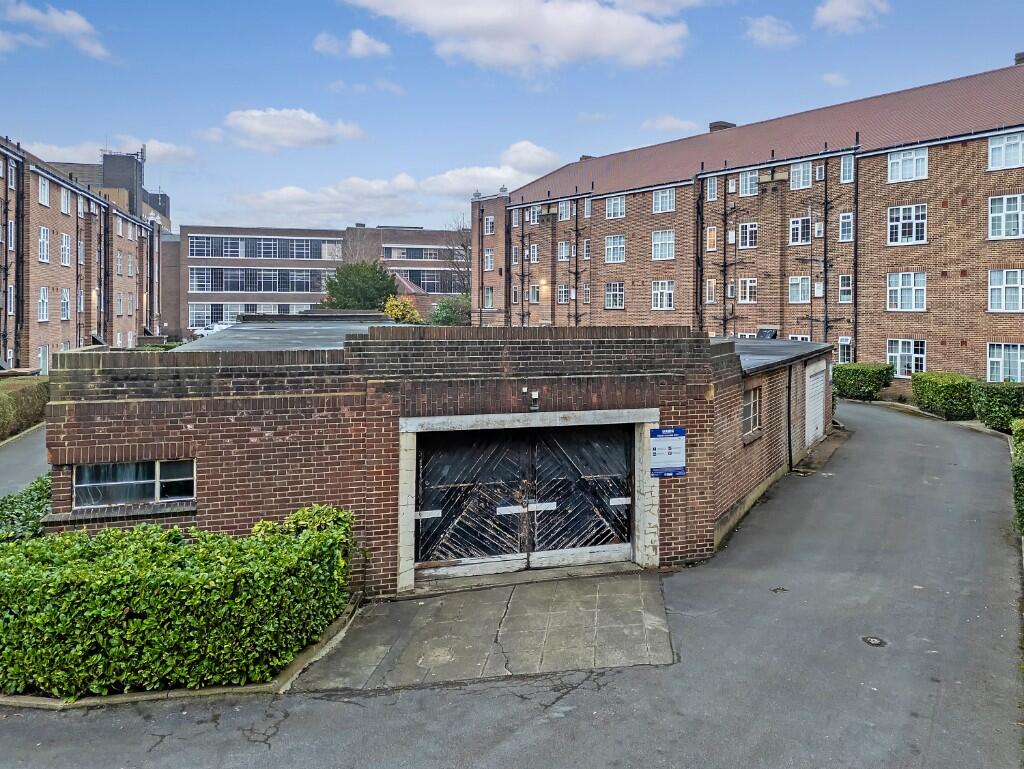 London Road, Kingston Upon Thames, Surrey, KT2 photo 3