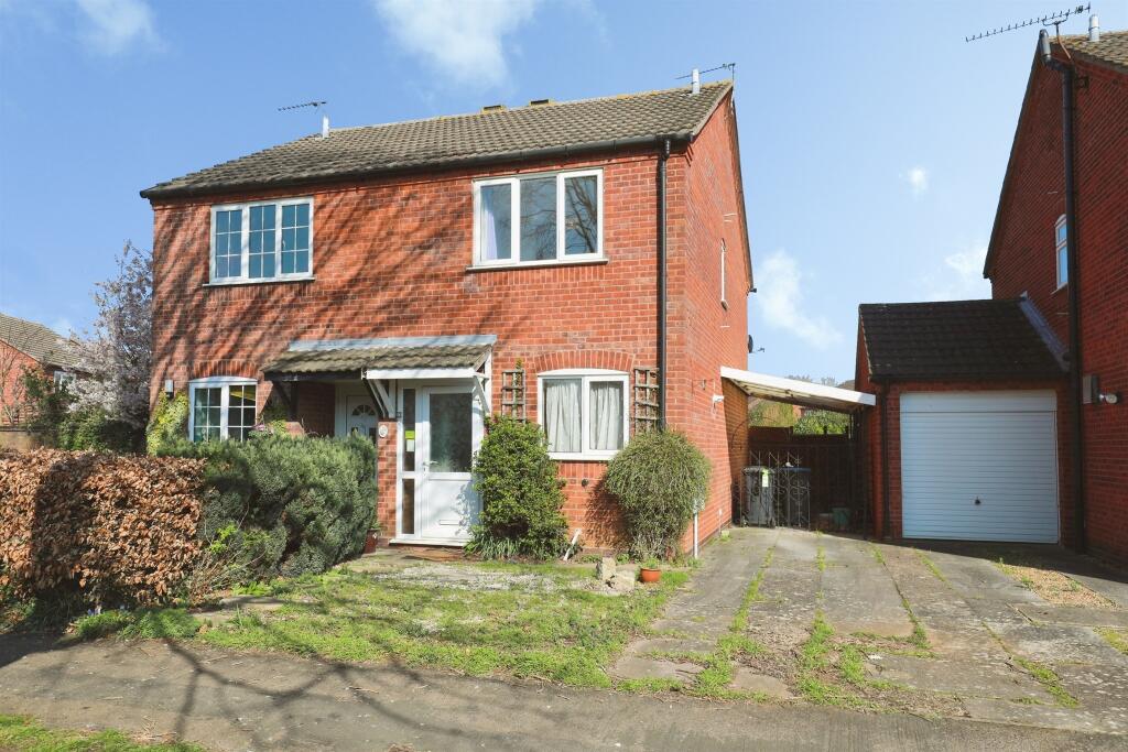 Main image of property: Lysander Close, Wellesbourne, Warwick