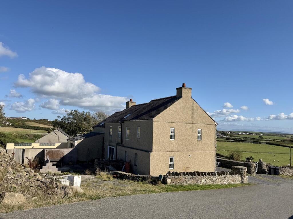 House in Rhydwyn, Cylch-y-Garn - View 4