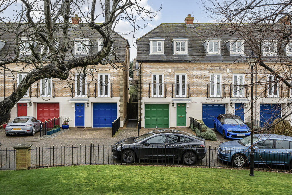 Main image of property: Woodlands Lane, Chichester, PO19