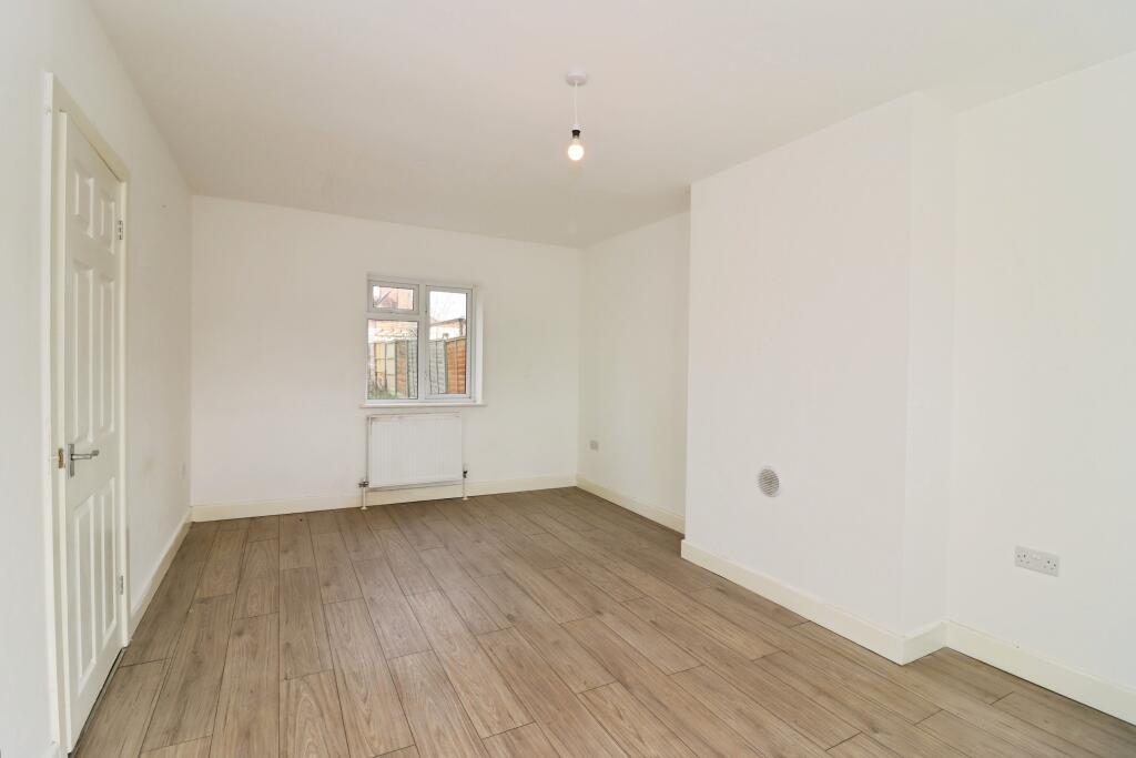 Chesterfield Road, Chesterfield, S42 photo 5