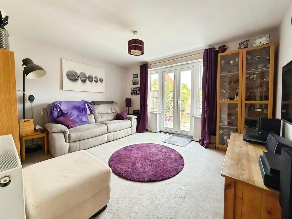 House in Bracknell, Jennett's Park, Hanworth - View 3