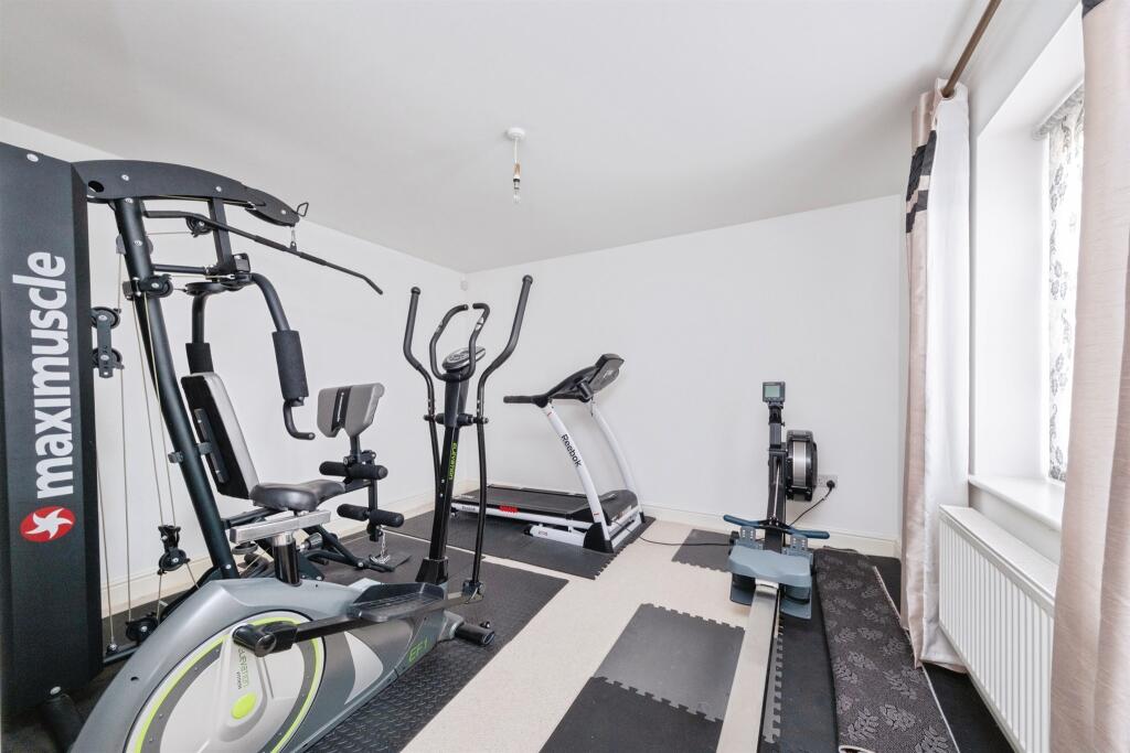 House in Milton Keynes, Monkston Park, Kents Hill, Monkston and Brinklow - View 5