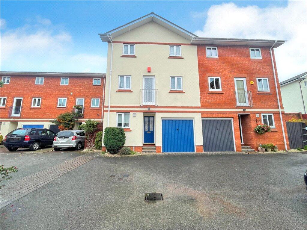 3-bed semi-detached on King Edmunds Square, Worcester, Worcestershire, £250,000