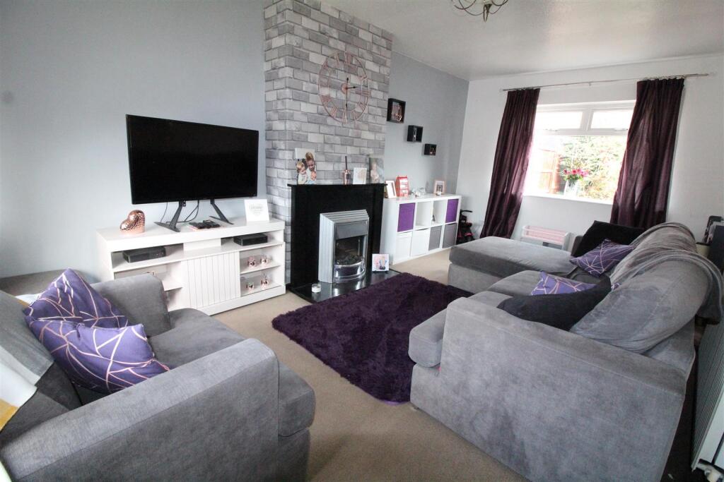 House in Wakefield - View 2