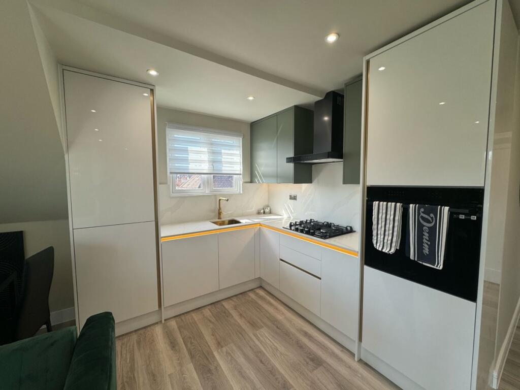 Apartment in Hemel Hempstead - View 5