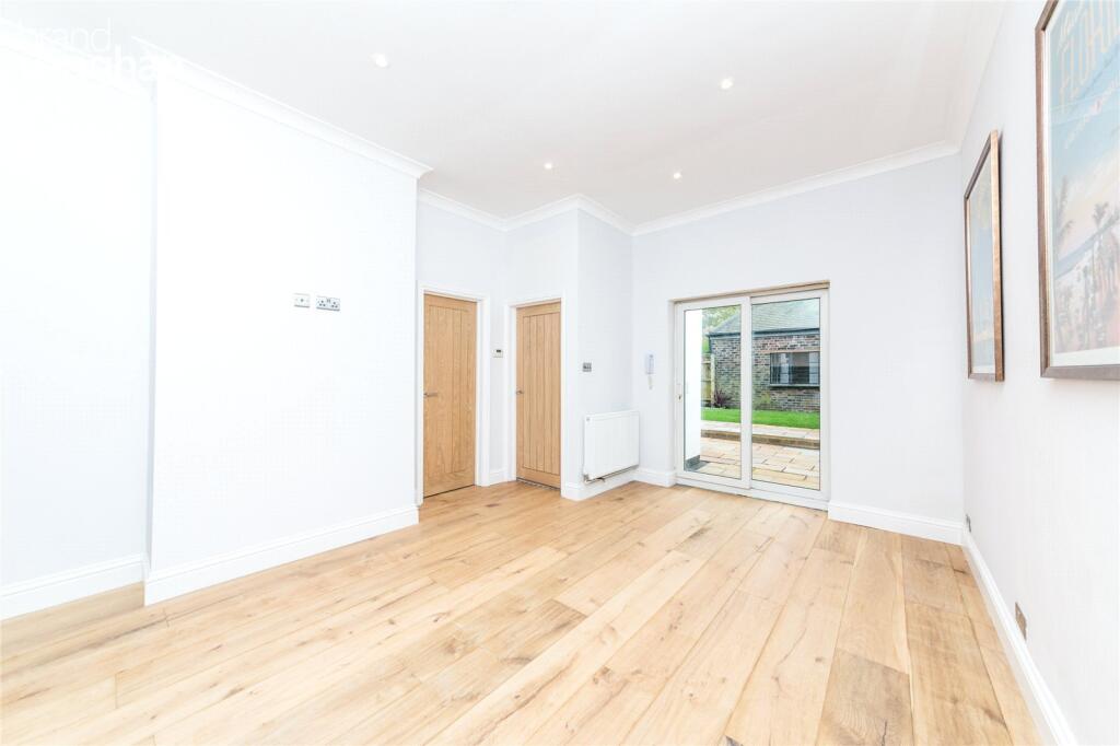 Apartment in Brighton - View 4