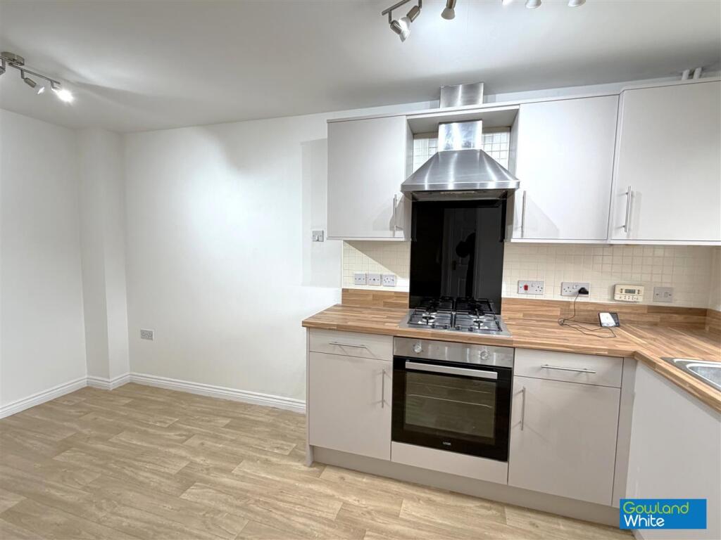 Nightingale Drive, Stockton-On-Tees, TS19 8PG photo 4