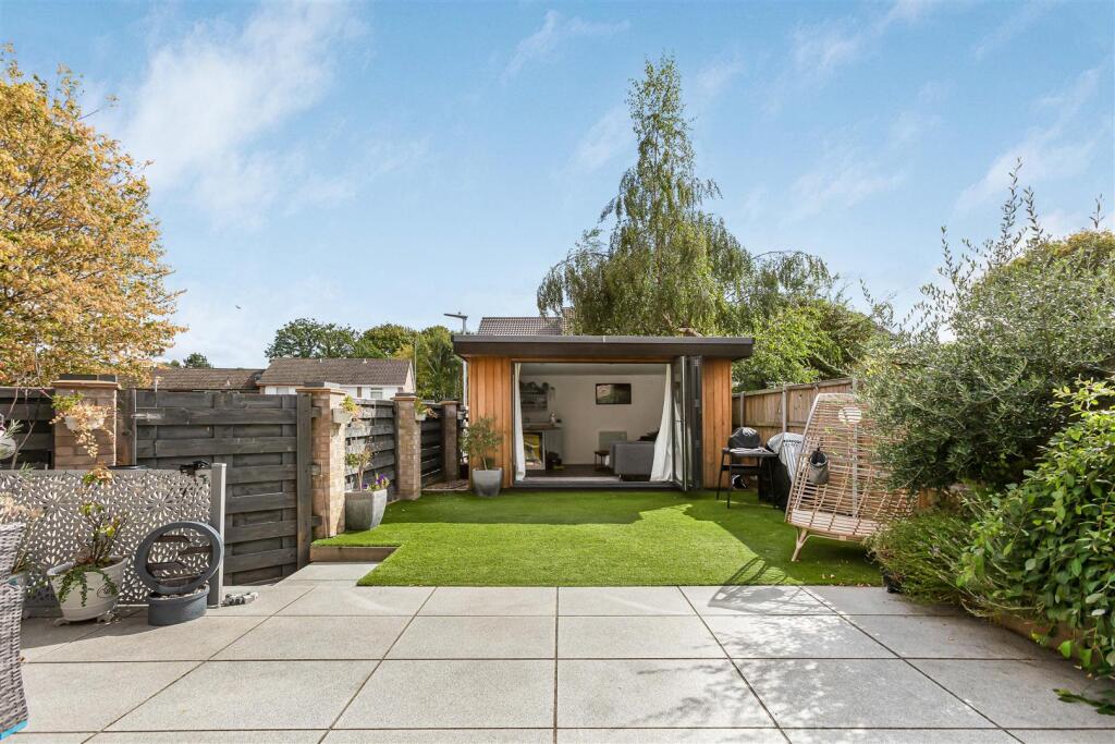 House in St Albans - View 4