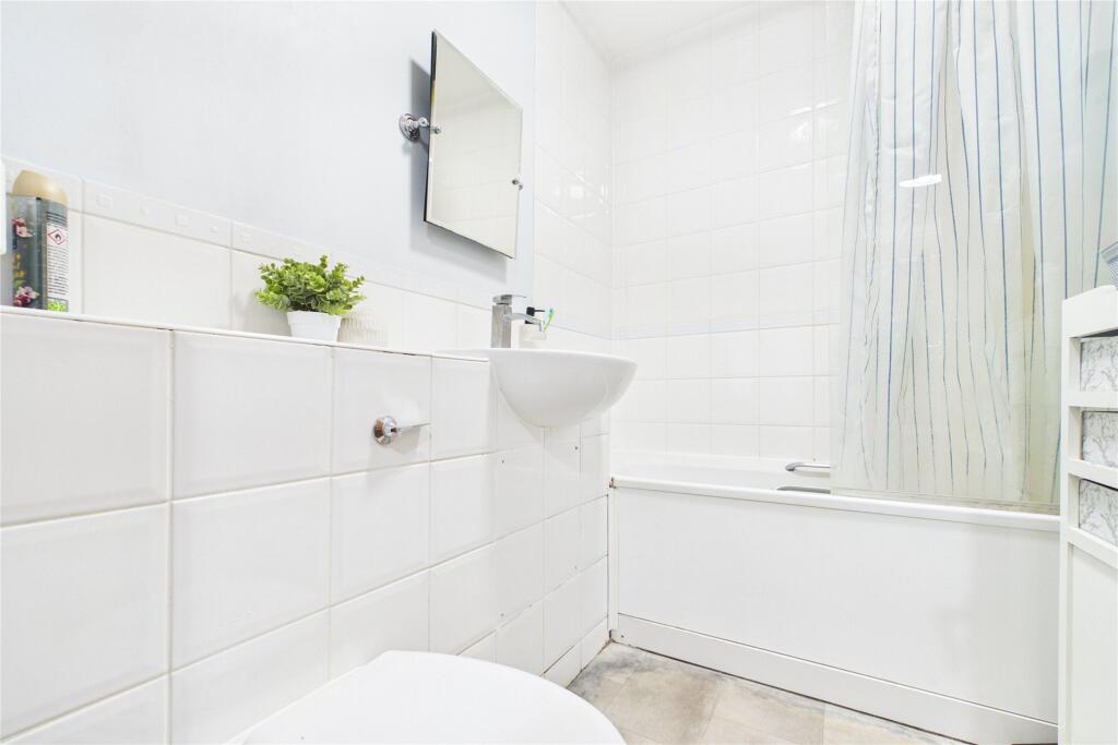 Kelvin Gate, Bracknell, Berkshire, RG12 - More