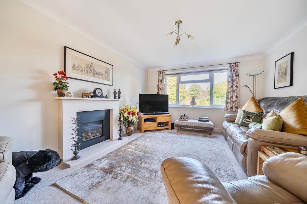 House in Hart, Pondtail, Fleet - View 4