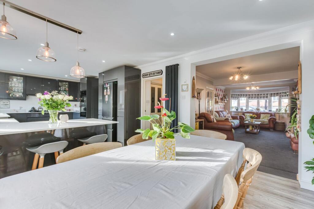 House in Sidcup, Hurst, Albany Park - View 5