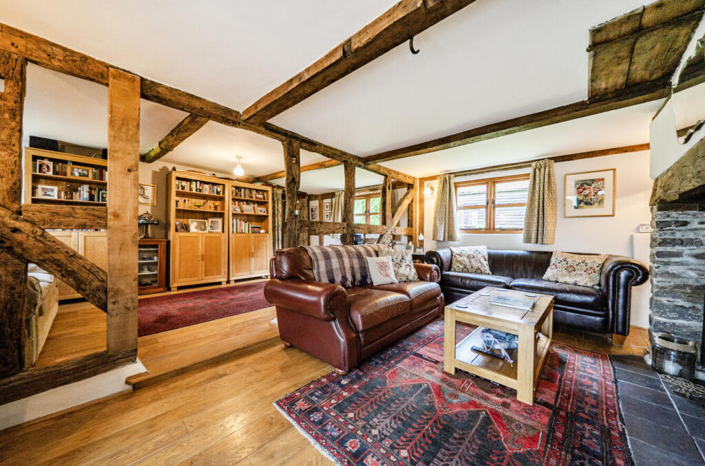 Tylwch, Llanidloes, Powys, SY18 - More