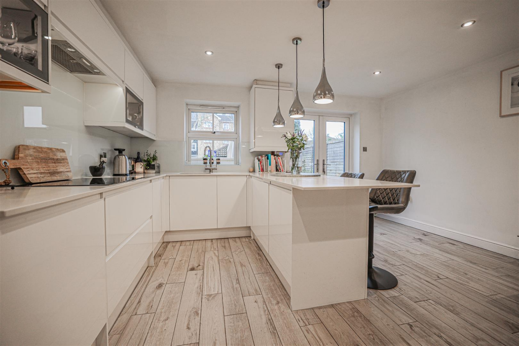 House in Dacorum, Hertfordshire - View 2