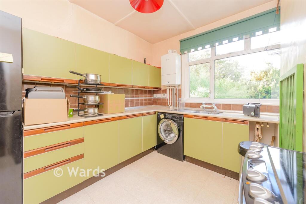 House in Dartford - More