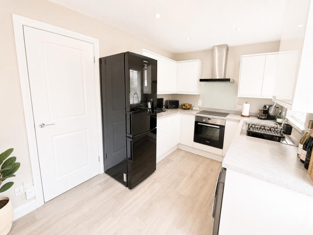 House in Bradford, Leaventhorpe, Allerton - More