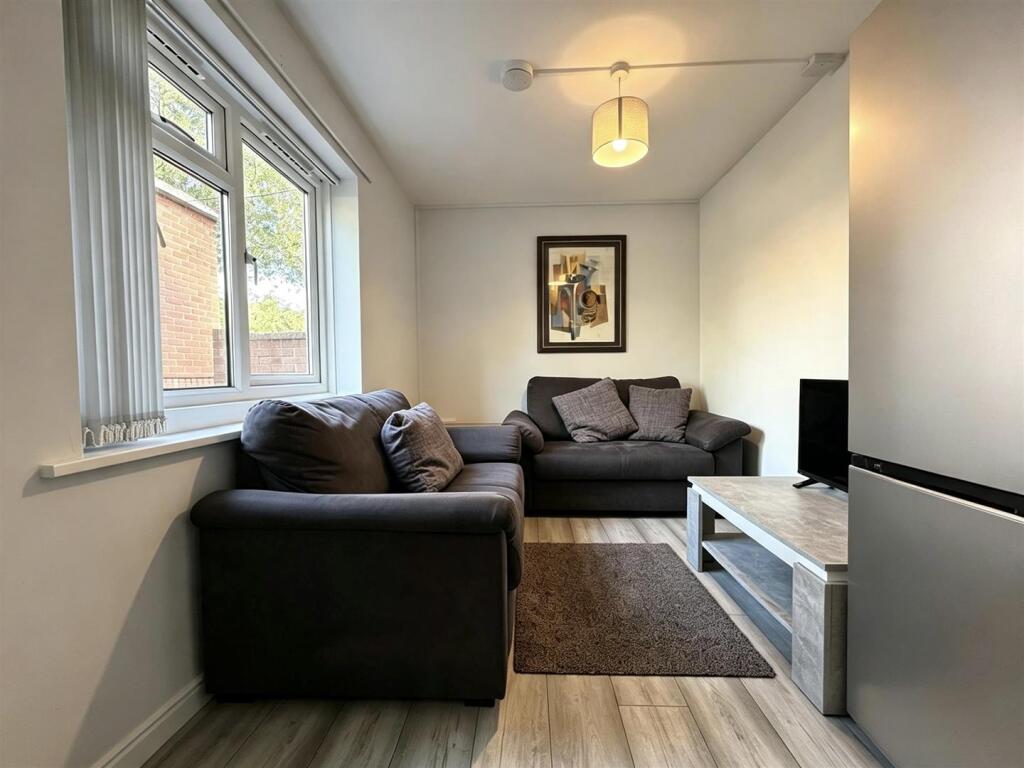Apartment in Exeter - View 3