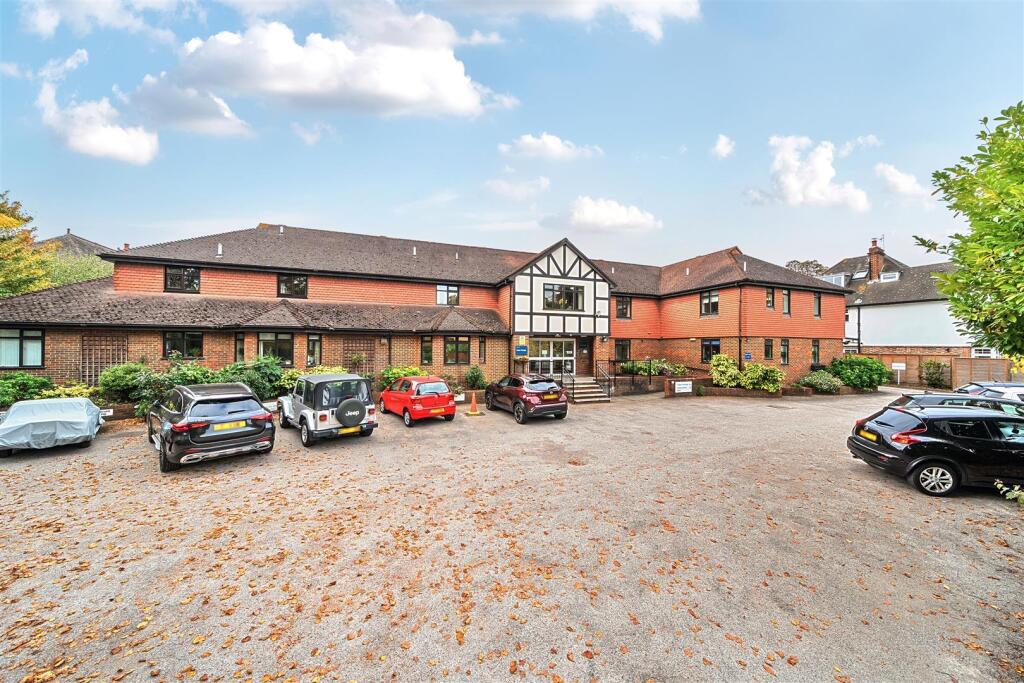 1-bed house on Tudor Grange, Blackheath, London, £250,000