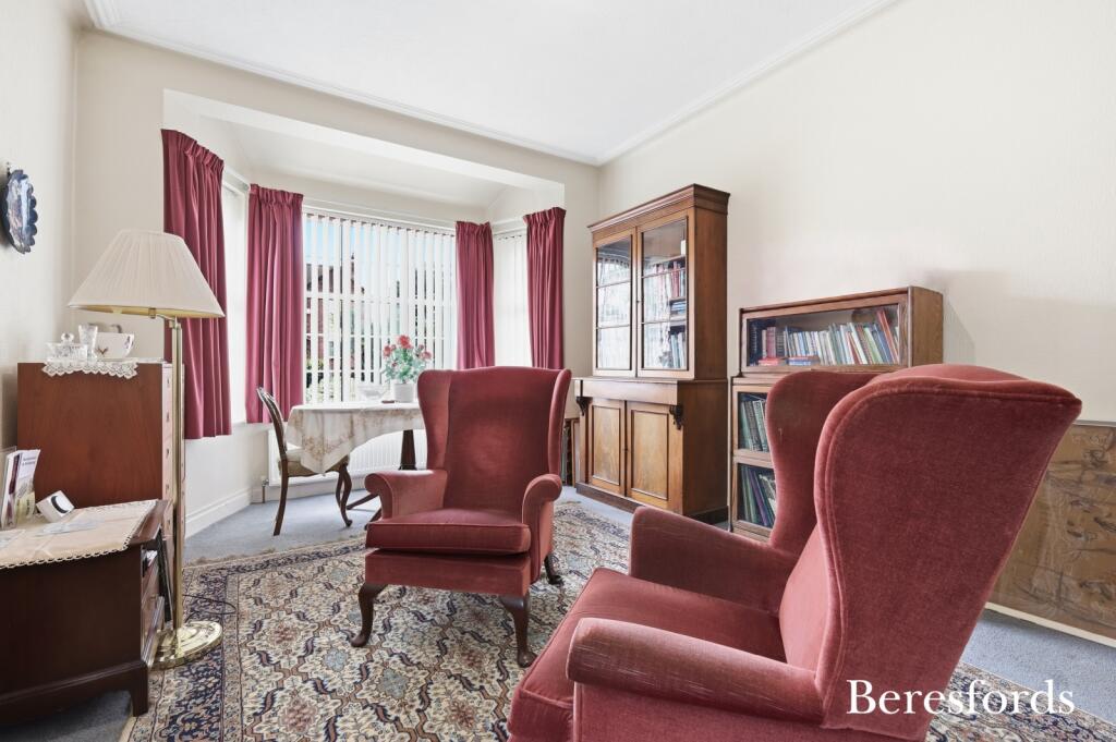 House in London, Cranham - View 5