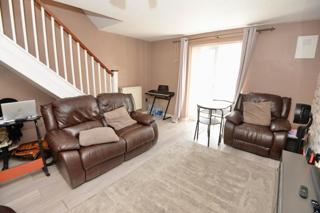 Grasshaven Way, London, SE28 8TJ photo 3