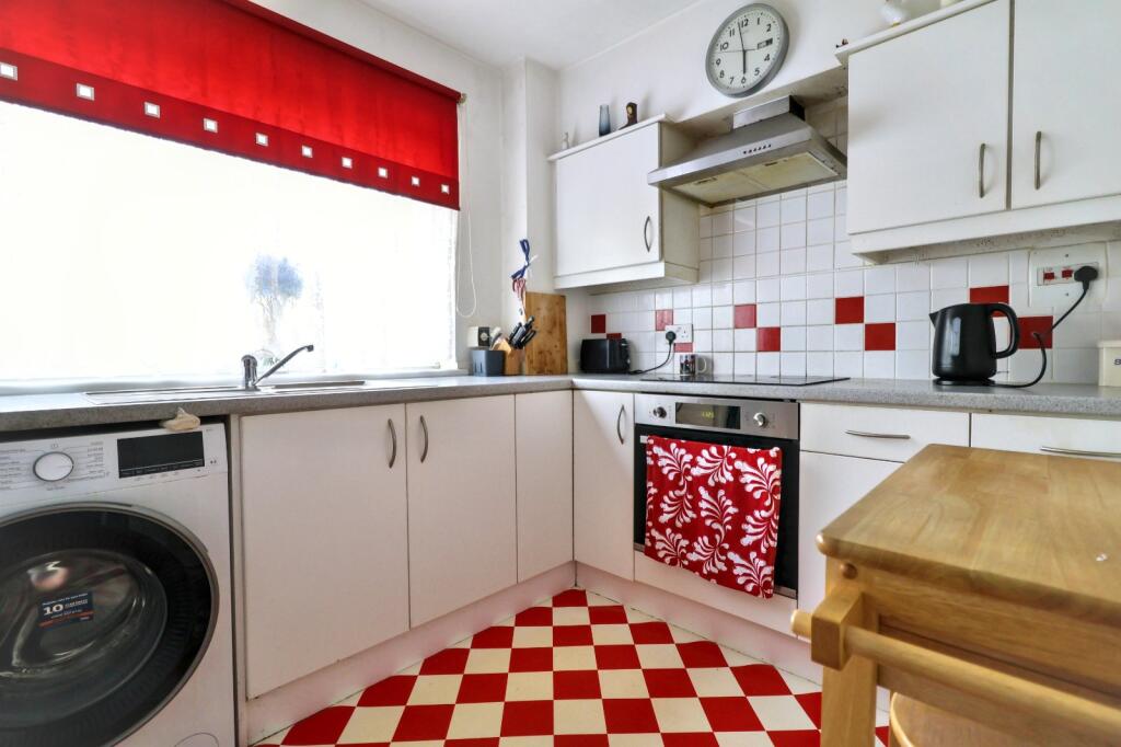 Apartment in Paisley, Whitehaugh - View 5