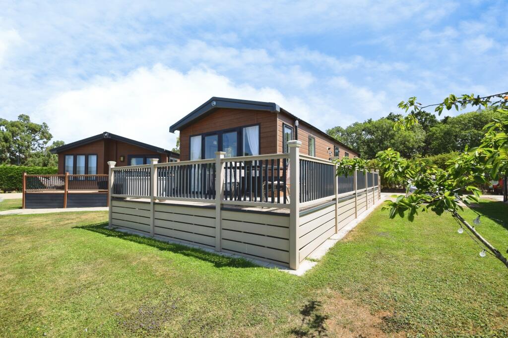 2-bed caravan on Kelsey Wood Country Park Great Steeping, Monksthorpe, PE23, £64,950