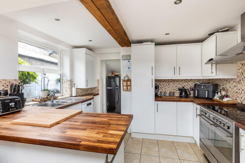 House in Horsham, Roffey, North Horsham - View 4