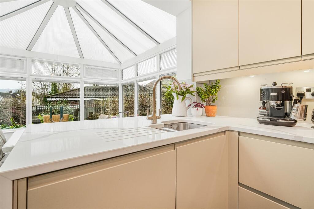 Additional image 32 of Hawthorn Crescent, Baildon, Shipley