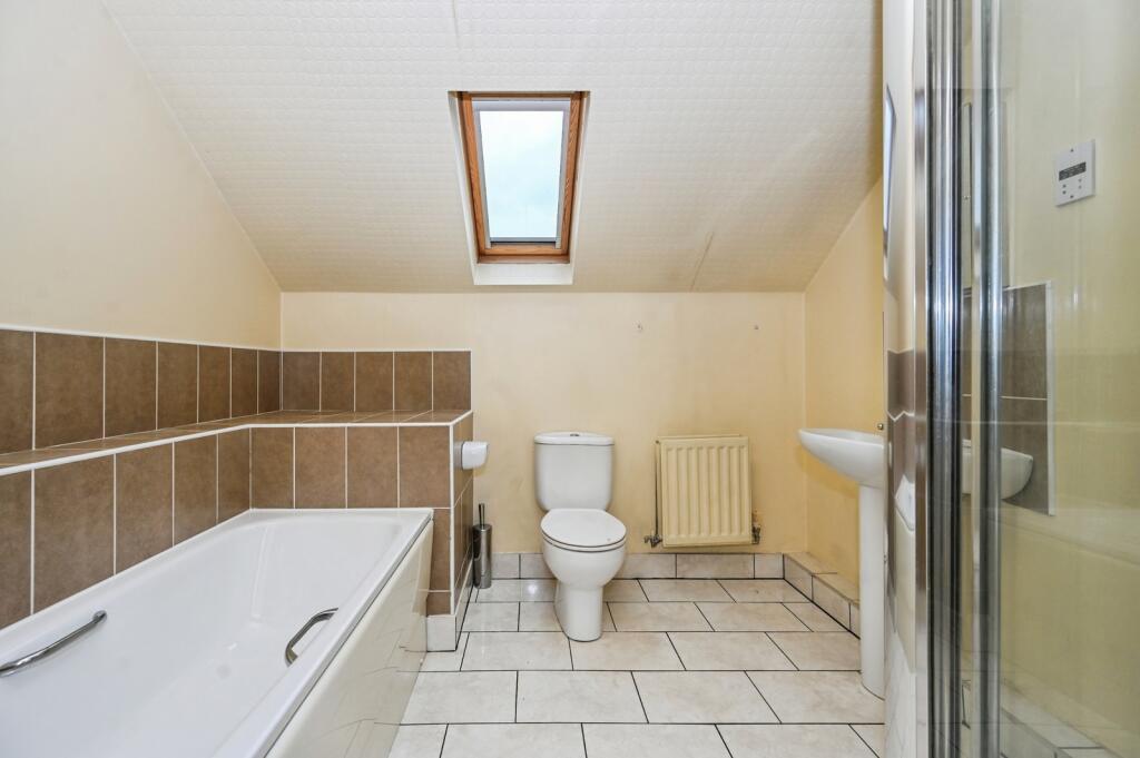 Apartment in Warrington - More