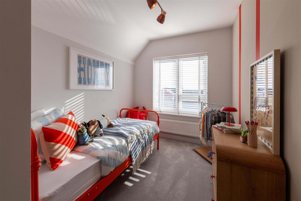 House in Rossendale, Irwell Vale - More