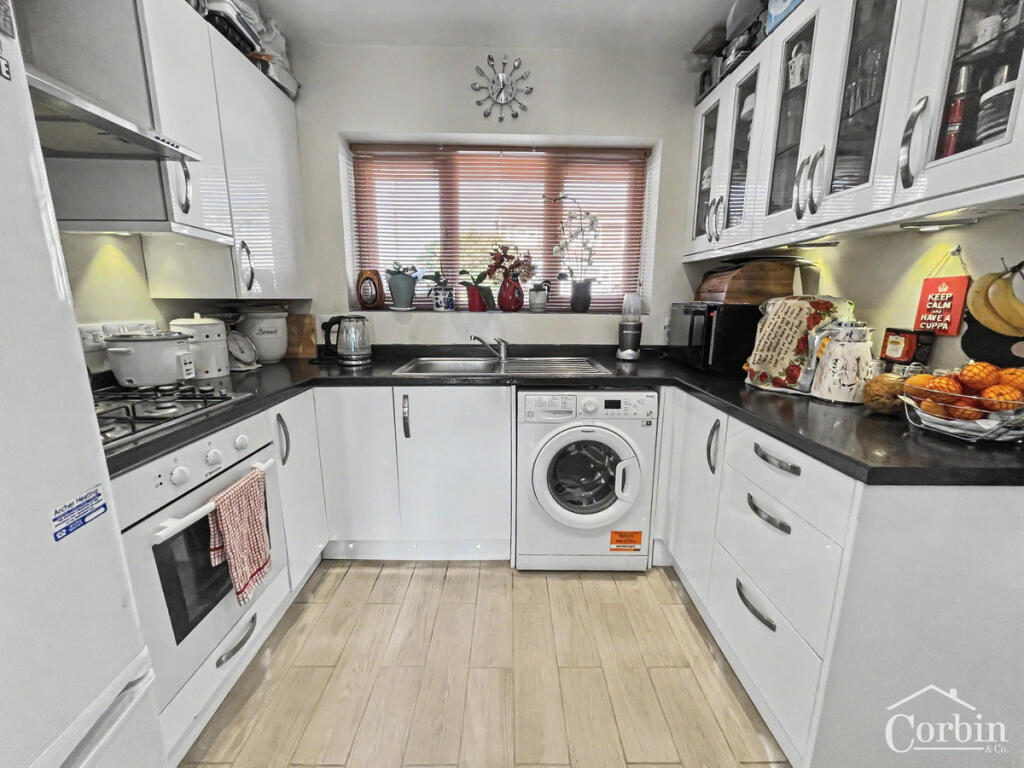 Heights Approach, Poole, BH16 5 photo 5