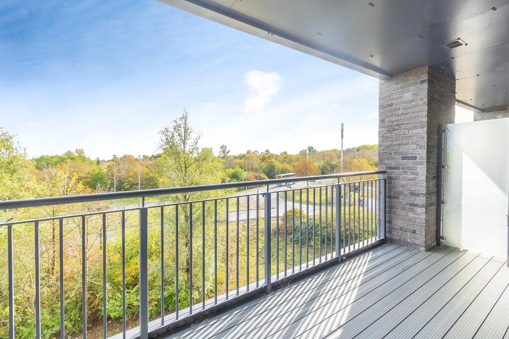 Apartment in Milton Keynes, Central Milton Keynes - More