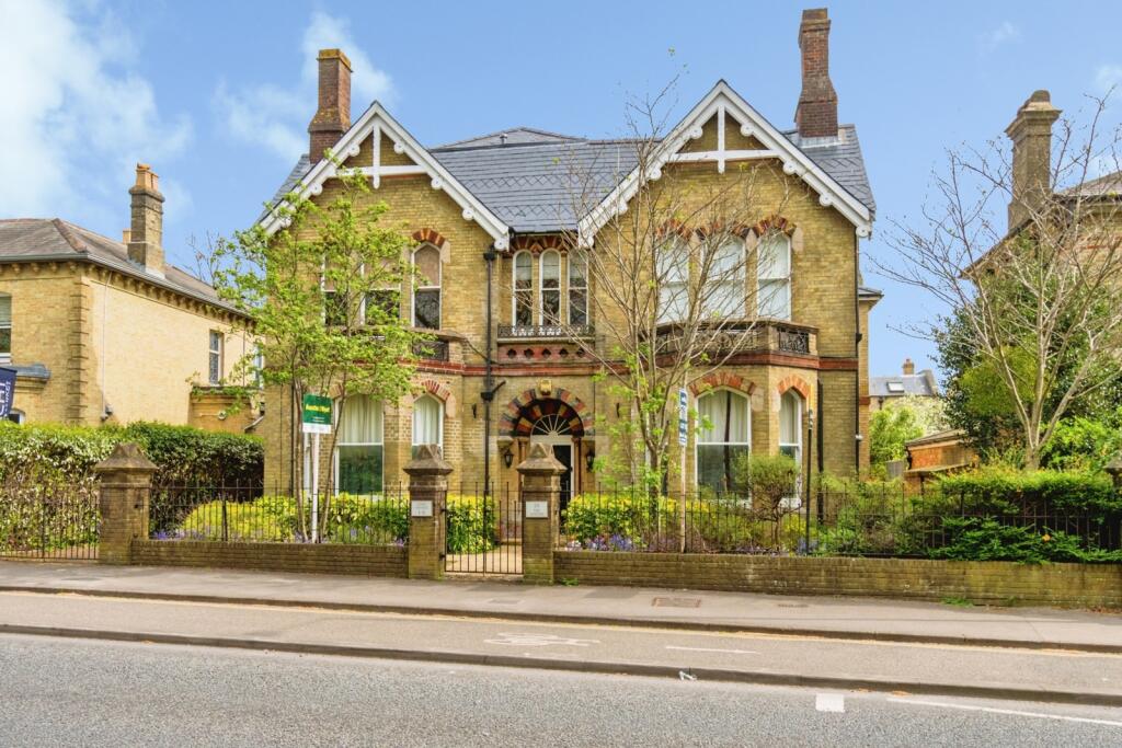 Main image of property: The Avenue, Southampton, Hampshire, SO17