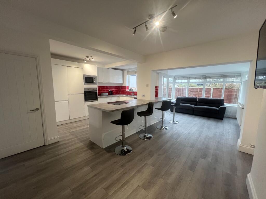 5 bedroom terraced house for rent