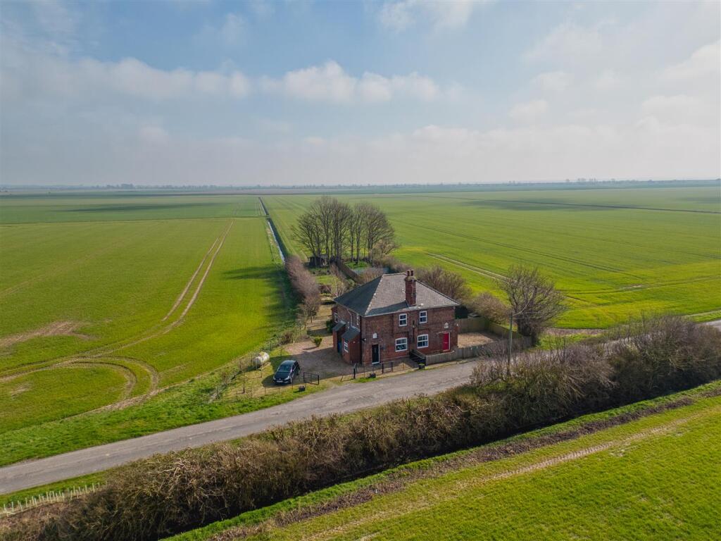 House in Hull, Sunk Island - View 2