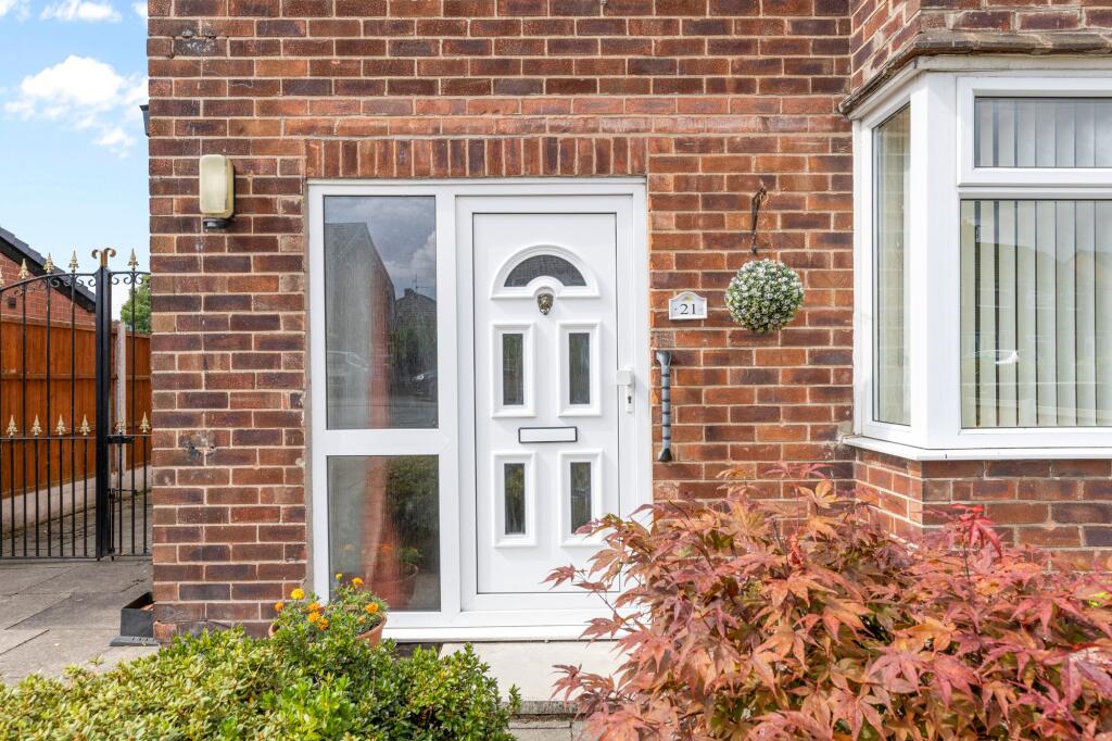 House in Warrington, Woolston Grange, Woolston - View 5
