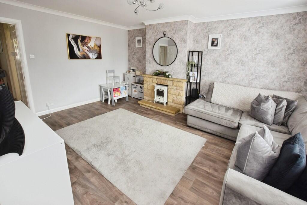 Elgar Close, Broadfields photo 3