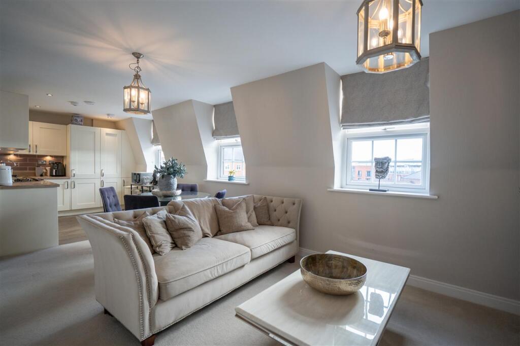 Main image of property: Sissinghurst Court, Solihull