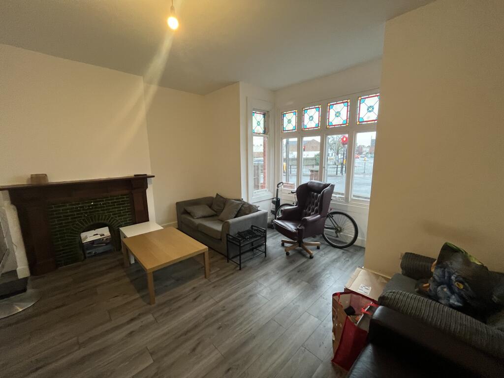 2 Thorpe Road, Melton Mowbray, Leicestershire LE13 1SG photo 3