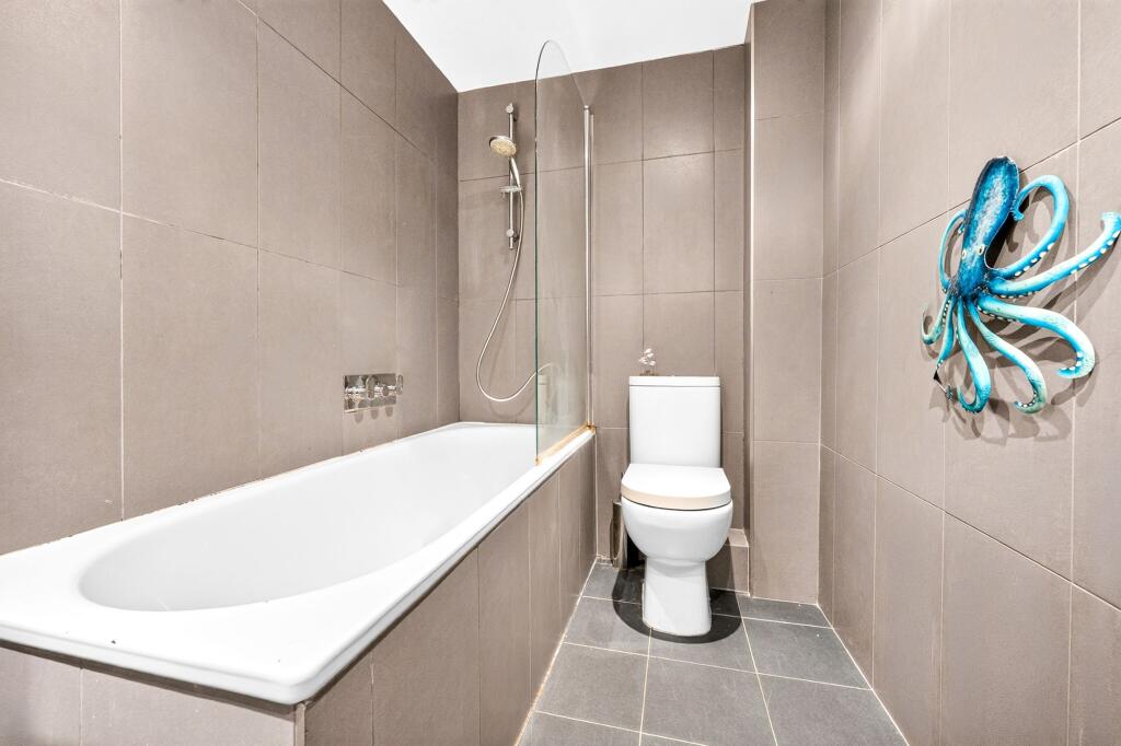 Apartment in London - View 3
