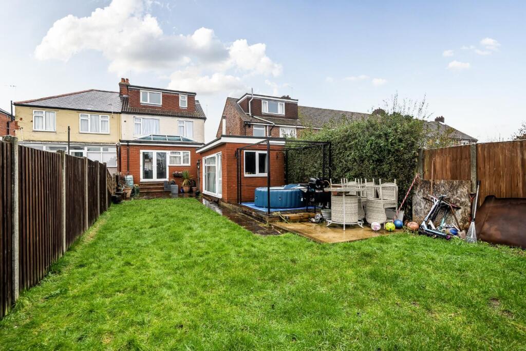 Aldermoor Road, Waterlooville photo 3